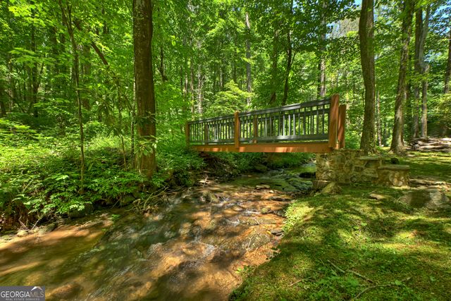 373 Barnes Creek Rd, Ellijay, GA 30540