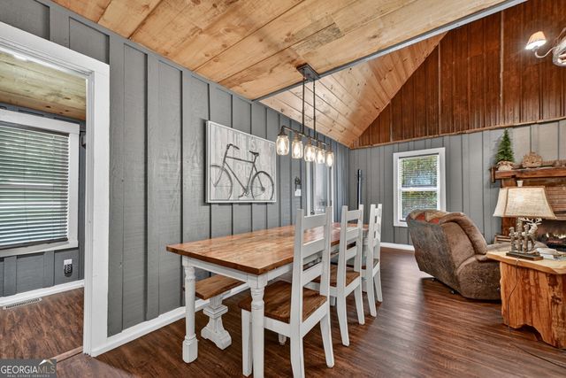 373 Barnes Creek Rd, Ellijay, GA 30540