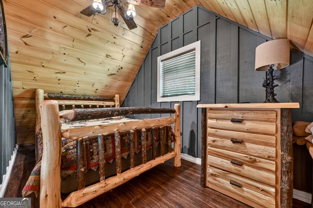 373 Barnes Creek Rd, Ellijay, GA 30540