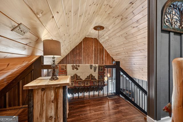 373 Barnes Creek Rd, Ellijay, GA 30540