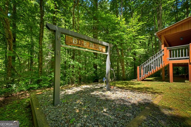 373 Barnes Creek Rd, Ellijay, GA 30540