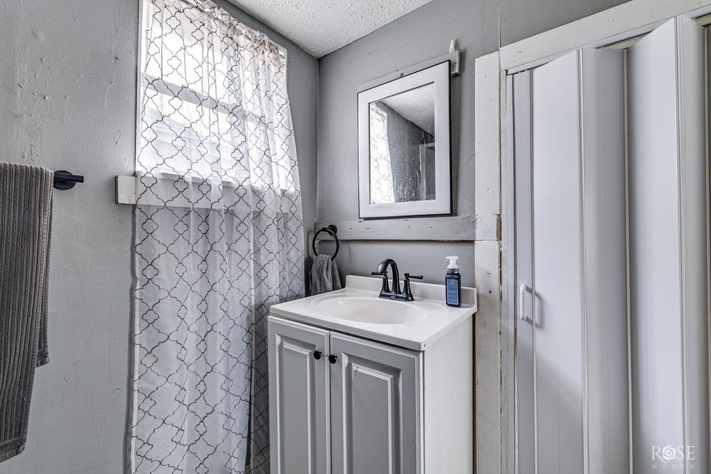 Image 20 of property listing at 226 W Ave M, San Angelo, TX 76903