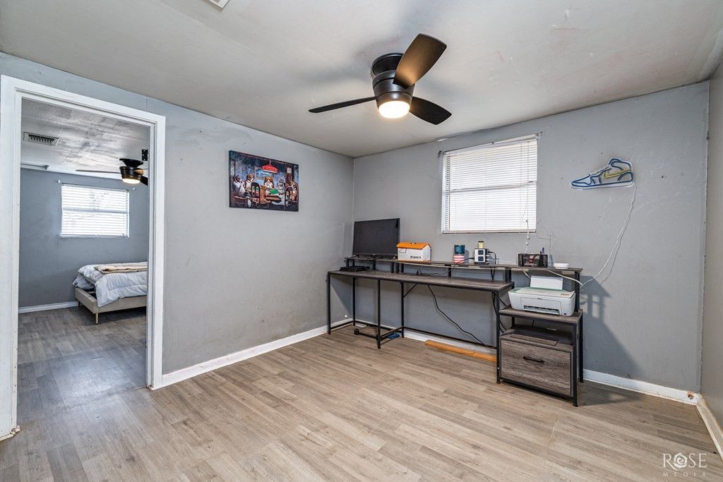 Image 9 of property listing at 226 W Ave M, San Angelo, TX 76903