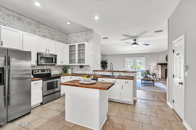 2474 GLENFIELD Drive, Green Cove Springs, FL 32043