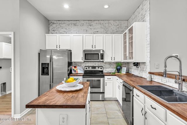 2474 GLENFIELD Drive, Green Cove Springs, FL 32043