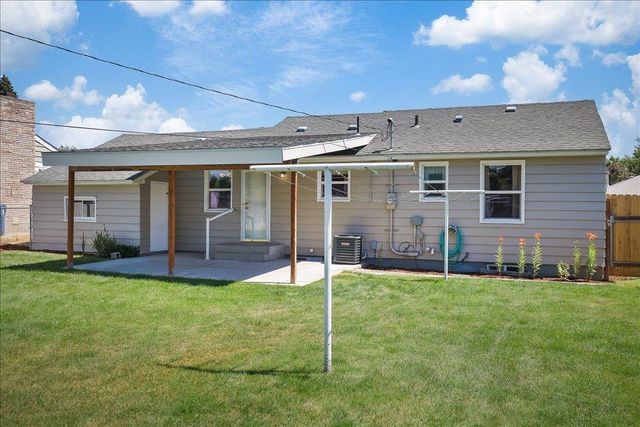 5521 N HEMLOCK St, Spokane, WA 99205
