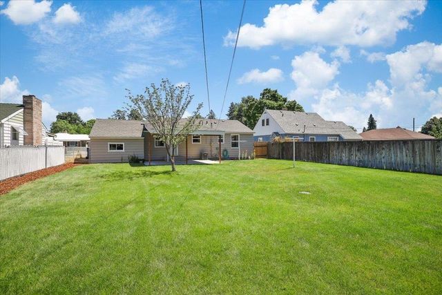 5521 N HEMLOCK St, Spokane, WA 99205