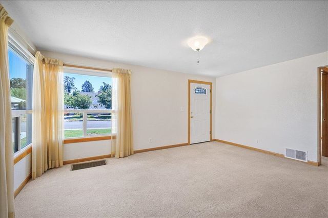 5521 N HEMLOCK St, Spokane, WA 99205
