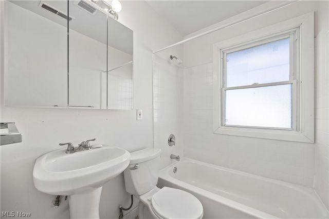 171 S Logan Street, Elyria, OH 44035