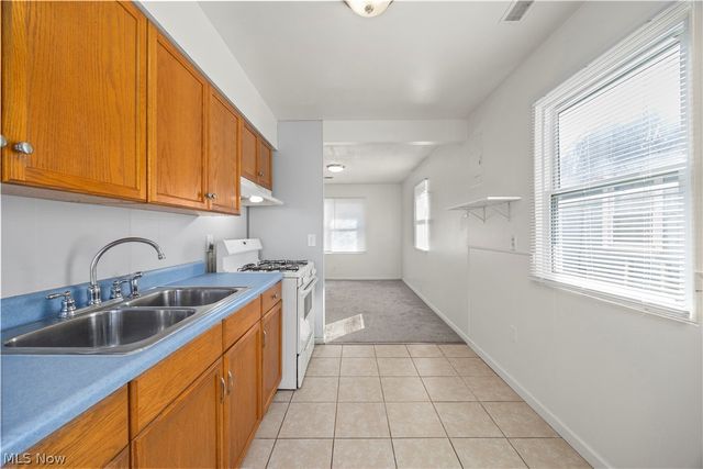 171 S Logan Street, Elyria, OH 44035