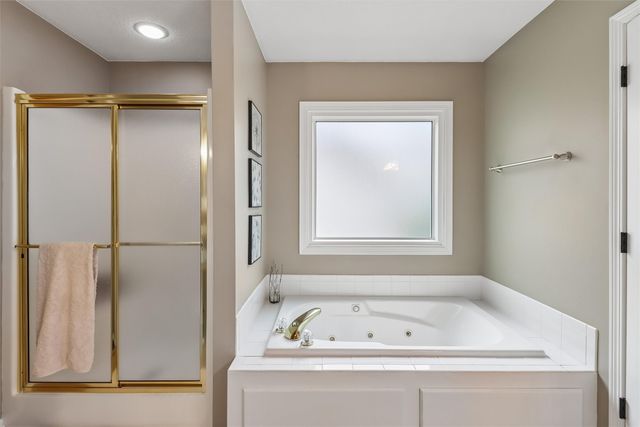 5518 Ponderosa Drive, West Des Moines, IA 50266