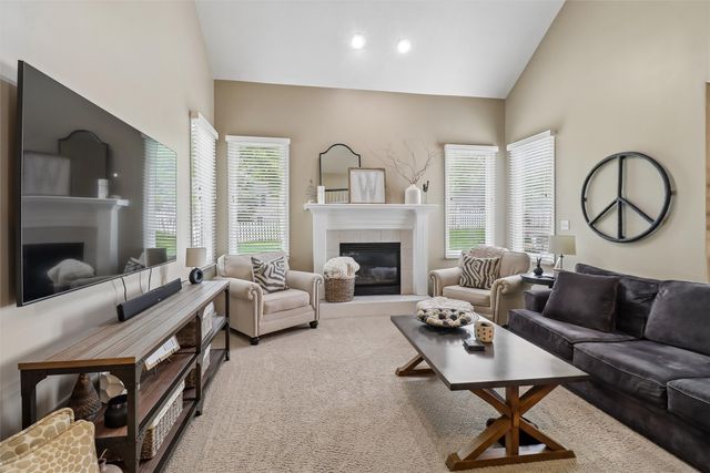 5518 Ponderosa Drive, West Des Moines, IA 50266