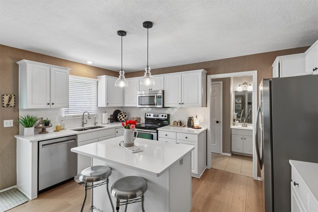 5518 Ponderosa Drive, West Des Moines, IA 50266