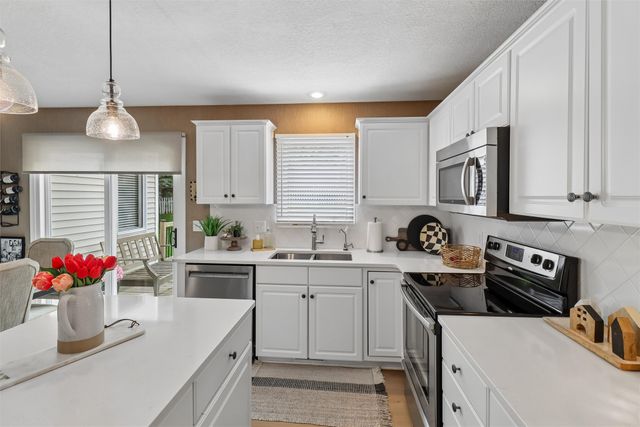 5518 Ponderosa Drive, West Des Moines, IA 50266