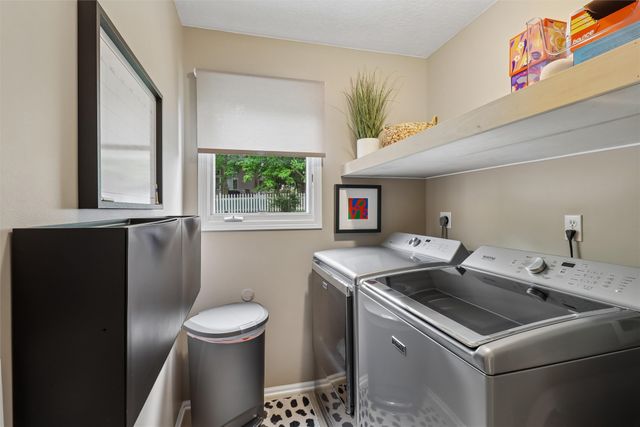 5518 Ponderosa Drive, West Des Moines, IA 50266