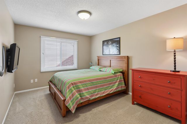 5518 Ponderosa Drive, West Des Moines, IA 50266