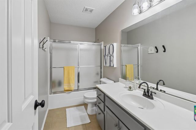 5518 Ponderosa Drive, West Des Moines, IA 50266