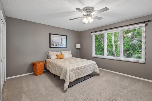 5518 Ponderosa Drive, West Des Moines, IA 50266