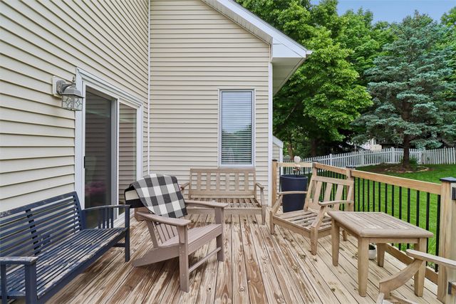 5518 Ponderosa Drive, West Des Moines, IA 50266