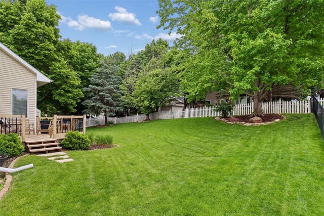 5518 Ponderosa Drive, West Des Moines, IA 50266