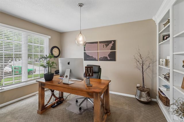 5518 Ponderosa Drive, West Des Moines, IA 50266