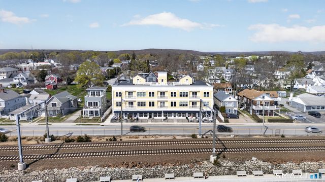 185 Main Street 202, East Lyme, CT 06357