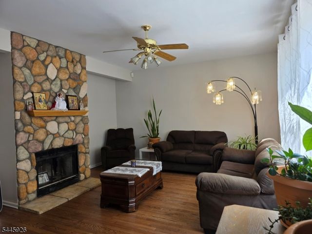 12 Pitcher Way, Hillsborough Twp., NJ 08844
