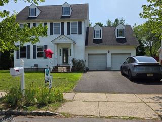 12 Pitcher Way, Hillsborough Twp., NJ 08844