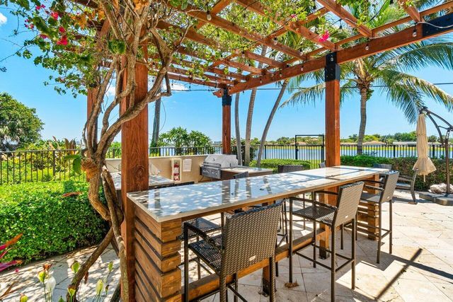 1830 Embassy Drive 121, West Palm Beach, FL 33401