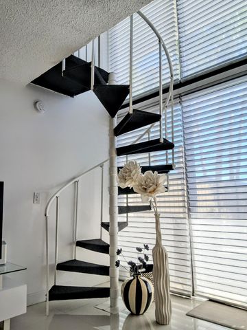 1830 Embassy Drive 121, West Palm Beach, FL 33401