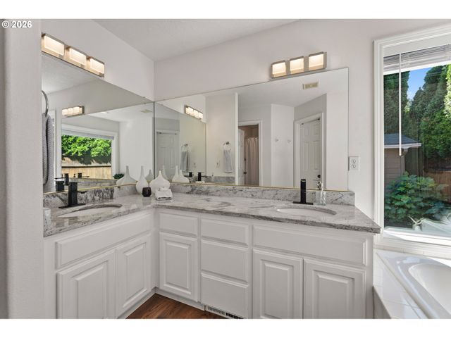 10864 Sw HUNT Ct, Wilsonville, OR 97070