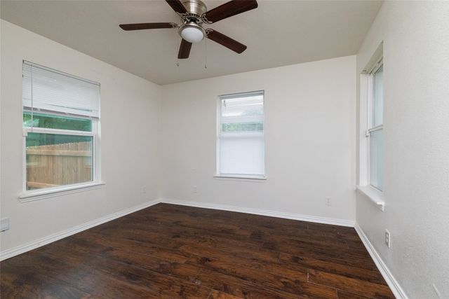 805 E Belt Line Road, Desoto, TX 75115