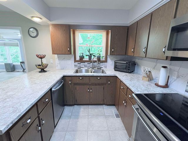 300 Victoria Drive, Horseshoe Bend, AR 72512