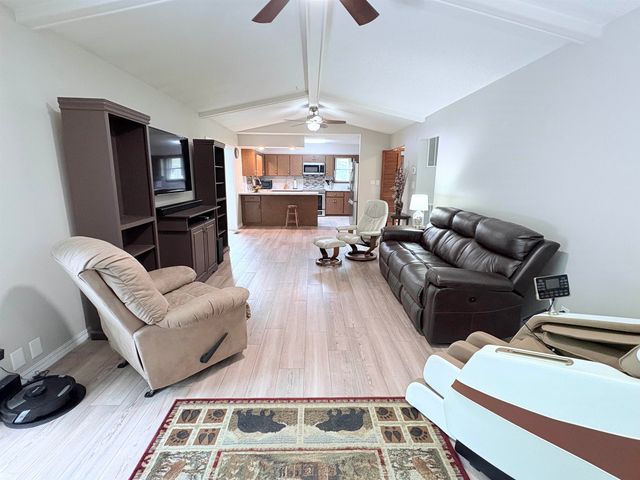 300 Victoria Drive, Horseshoe Bend, AR 72512