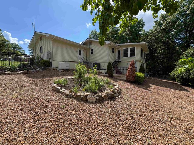 300 Victoria Drive, Horseshoe Bend, AR 72512