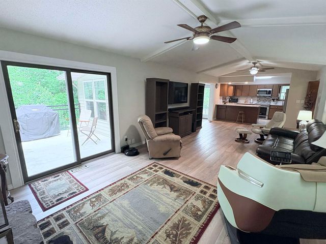 300 Victoria Drive, Horseshoe Bend, AR 72512