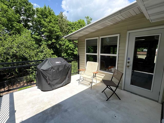 300 Victoria Drive, Horseshoe Bend, AR 72512