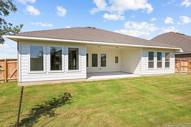 110 Katie Court, Castroville, TX 78009