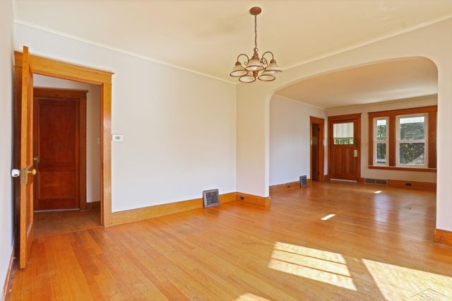 618 Stanton Street, Bay City, MI 48708