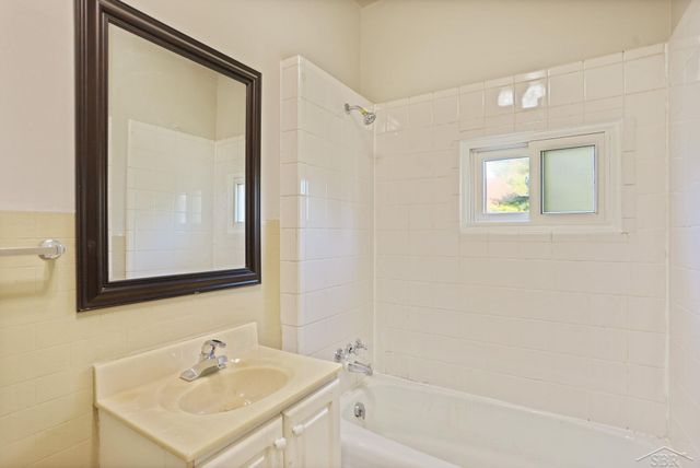 618 Stanton Street, Bay City, MI 48708