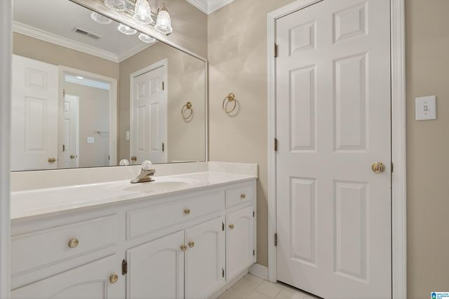 3825 KINROSS DRIVE, Birmingham, AL 35242