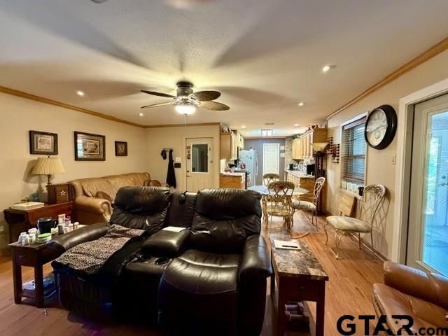 313 S Pecan St, White Oak, TX 75693