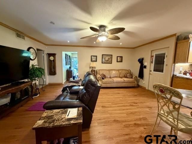 313 S Pecan St, White Oak, TX 75693