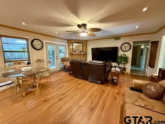 313 S Pecan St, White Oak, TX 75693