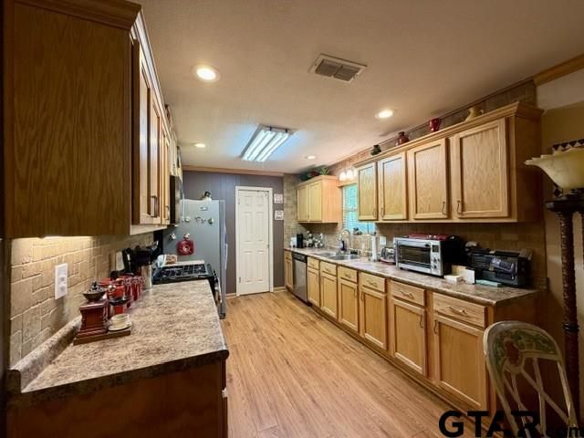 313 S Pecan St, White Oak, TX 75693