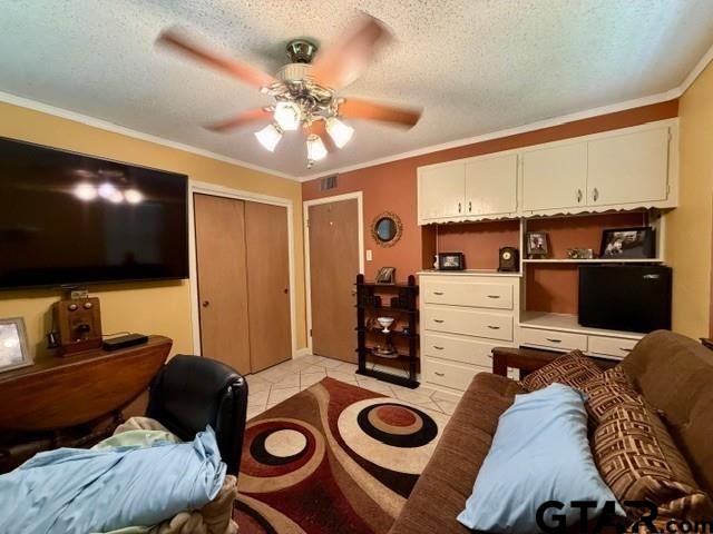 313 S Pecan St, White Oak, TX 75693