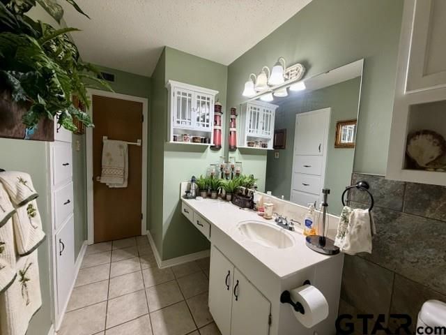 313 S Pecan St, White Oak, TX 75693