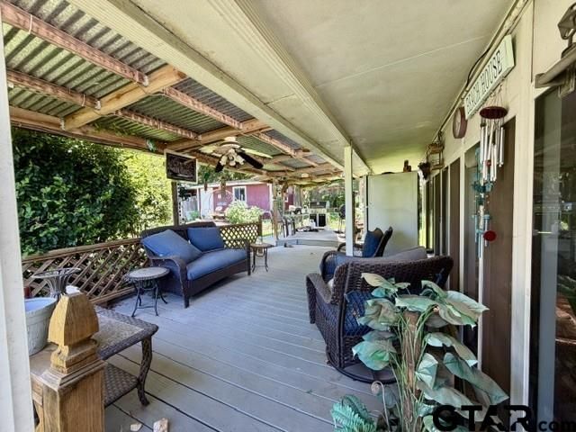 313 S Pecan St, White Oak, TX 75693