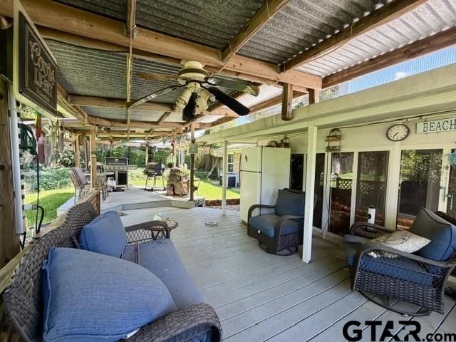 313 S Pecan St, White Oak, TX 75693