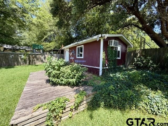 313 S Pecan St, White Oak, TX 75693